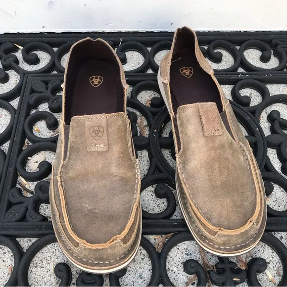 💙 Ariat Men’s Cruiser Bomber Brown Slip On Shoes