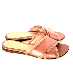 - Gianvito Rossi Blush Silk Satin Flat Sandaks
