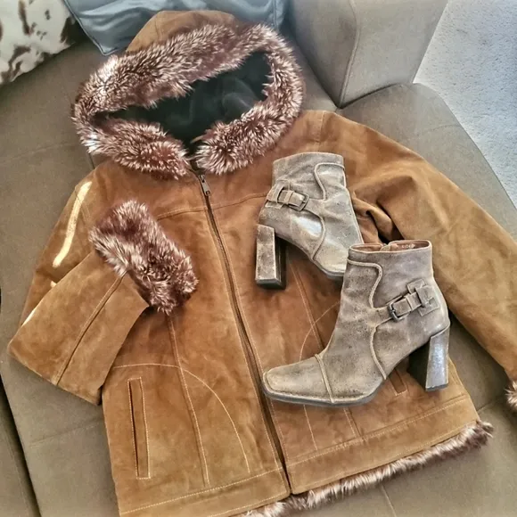 💯% Luxurious Suede Leather Hooded Jacket