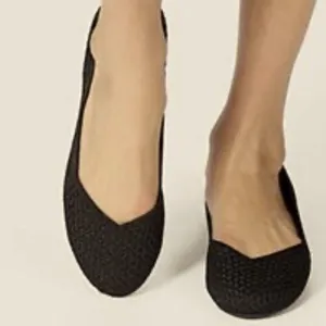 - Rothy’s honeycomb round toe size 5 flat woman’s shoes