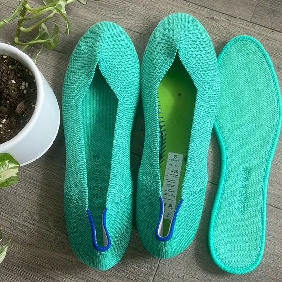 - Rothy’s limited edition mojito metallic size 8.5 round toe woman flat shoes