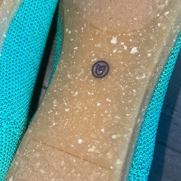- Rothy’s limited edition mojito metallic size 8.5 round toe woman flat shoes
