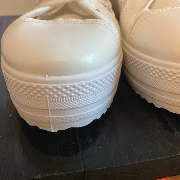 💜💜 SPORT White/Ivory  Lace Platform HiTop Shoes Ladies Size 39
