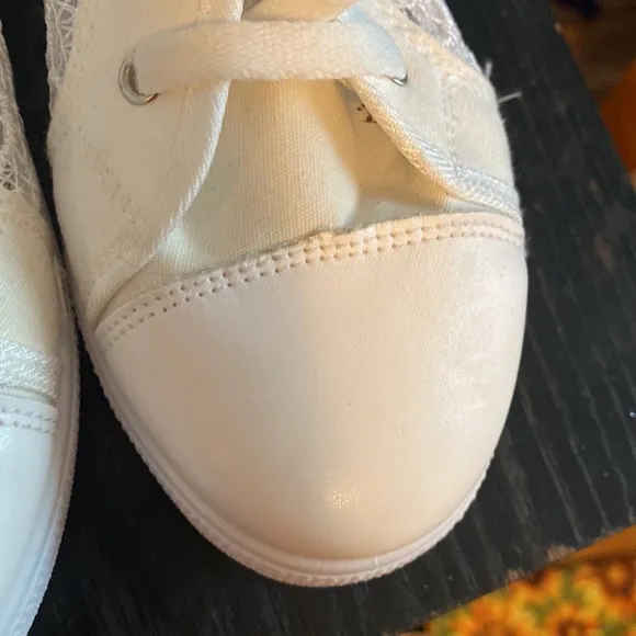 💜💜 SPORT White/Ivory  Lace Platform HiTop Shoes Ladies Size 39