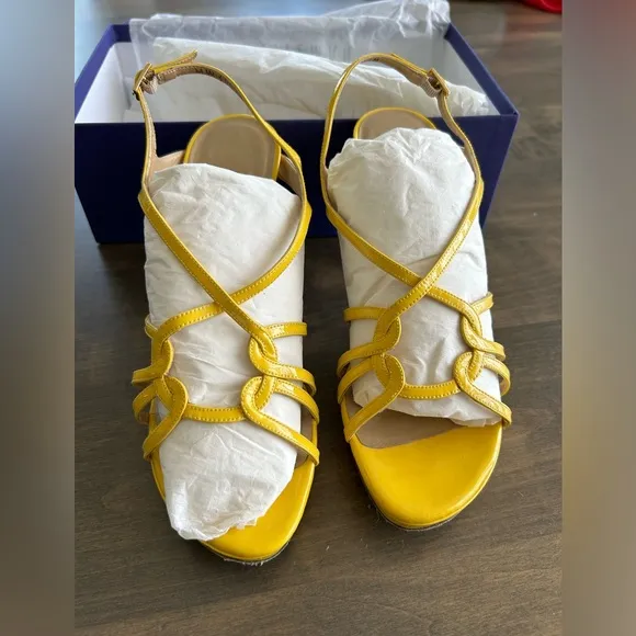 💛⭐️ The Stuart Weitzman Myturn Yellow Quasar Sandals 💛⭐️