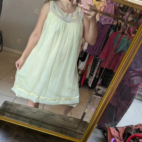 1960s Floral Nylon Babydoll Slip in Pastel Lemon Yellow