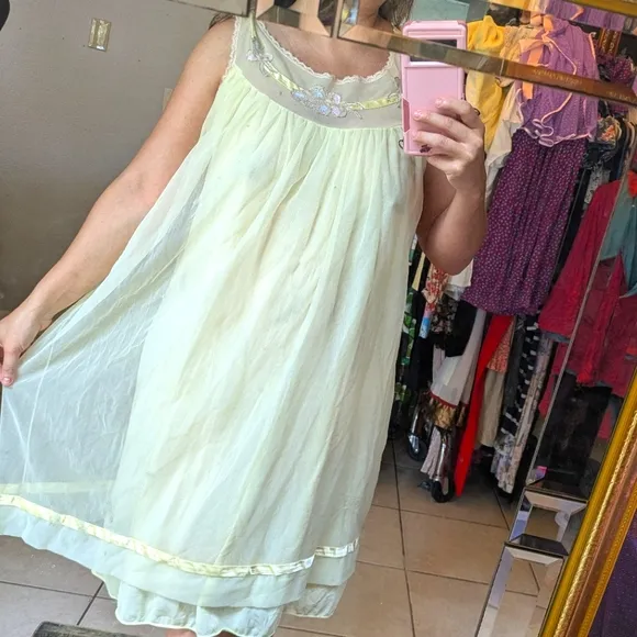 1960s Floral Nylon Babydoll Slip in Pastel Lemon Yellow