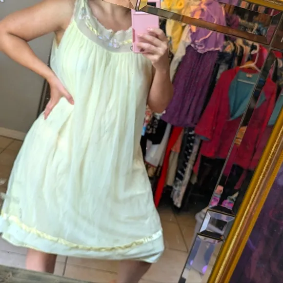 1960s Floral Nylon Babydoll Slip in Pastel Lemon Yellow