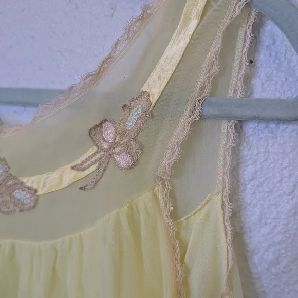 1960s Floral Nylon Babydoll Slip in Pastel Lemon Yellow
