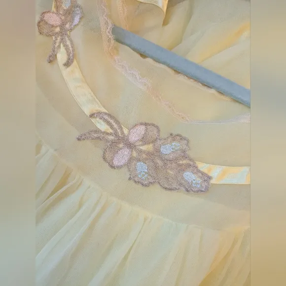 1960s Floral Nylon Babydoll Slip in Pastel Lemon Yellow