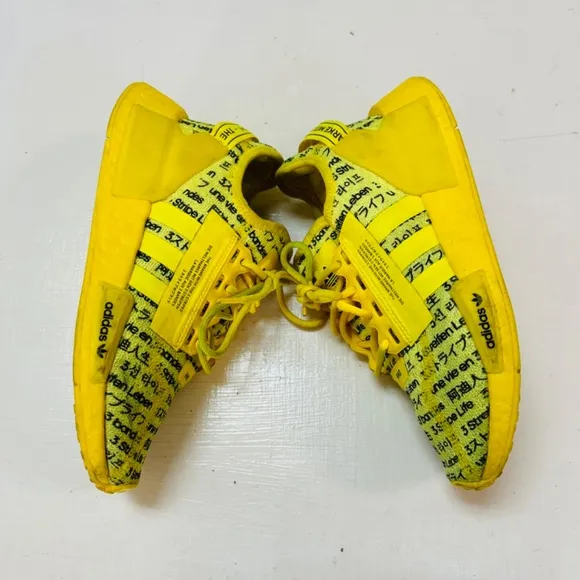 2022 ADIDAS NMD R1 V2 J &quot;All Over Print&quot; FZ6236 Running Sneakers big boy Kids US