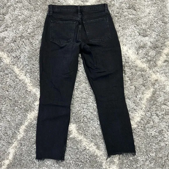 Abercrombie &amp; Fitch High Rise Skinny Jean in Black sz 4 Short