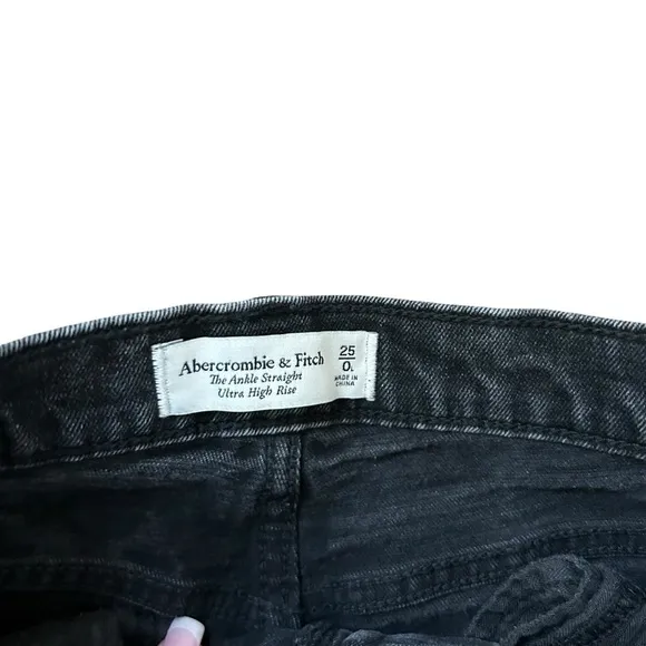 Abercrombie &amp; Fitch The Ankle Straight Ultra High Rise Black Jeans Size 25L