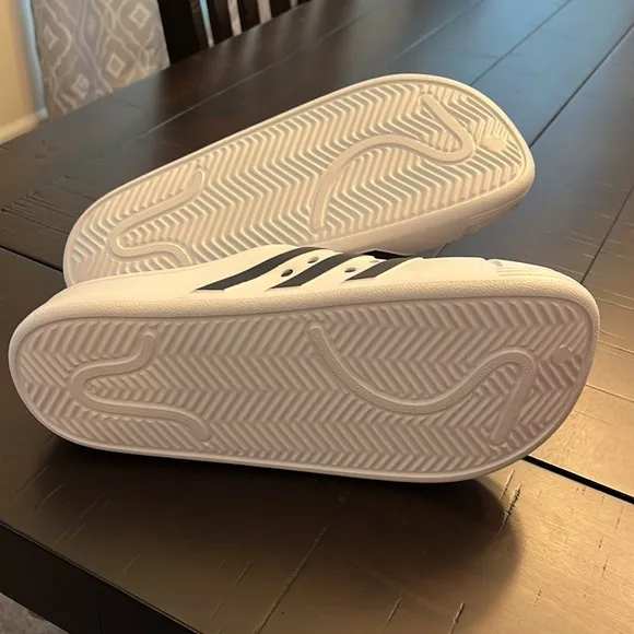 Adidas Adilette Clog sandals shoes new white black FY8970 Mens size 9 superstar