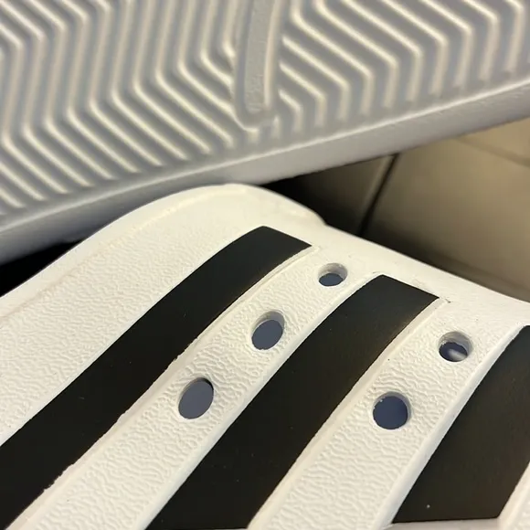 Adidas Adilette Clog sandals shoes new white black FY8970 Mens size 9 superstar