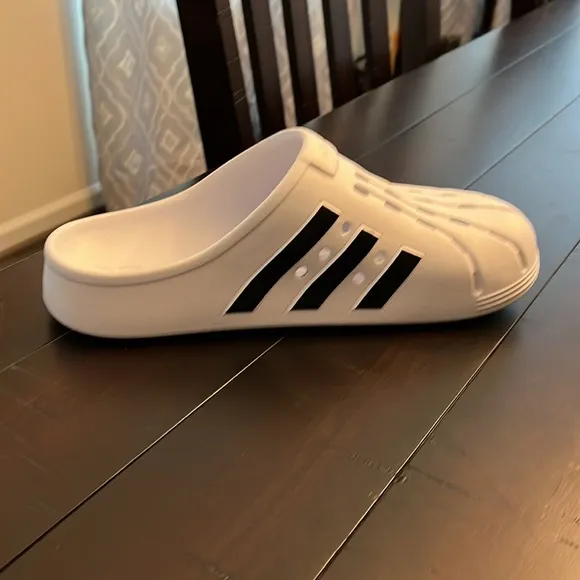 Adidas Adilette Clog sandals shoes new white black FY8970 Mens size 9 superstar