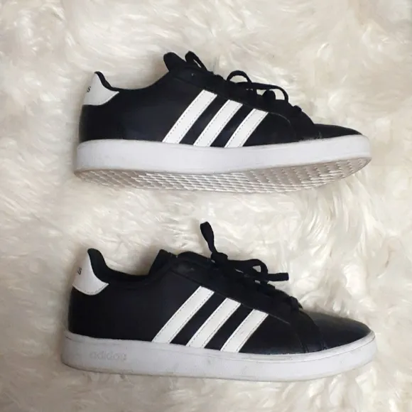 Adidas Black Superstar Sneakers Size 5 1/2
