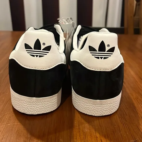 Adidas Gazelle shoes sneakers new black white BB5476 Men’s Size 10