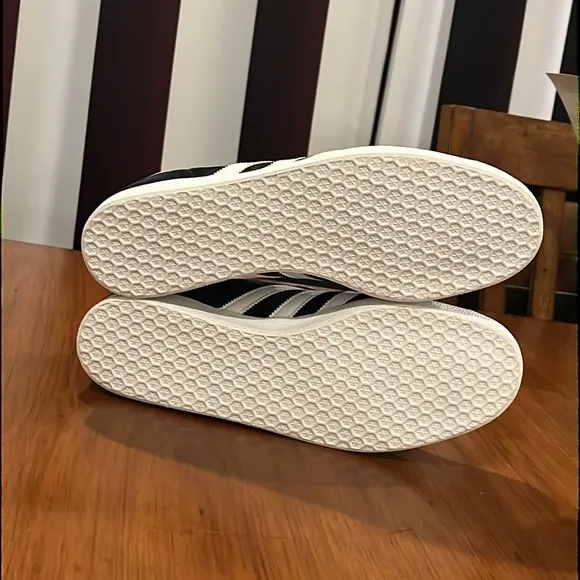 Adidas Gazelle shoes sneakers new black white BB5476 Men’s Size 10