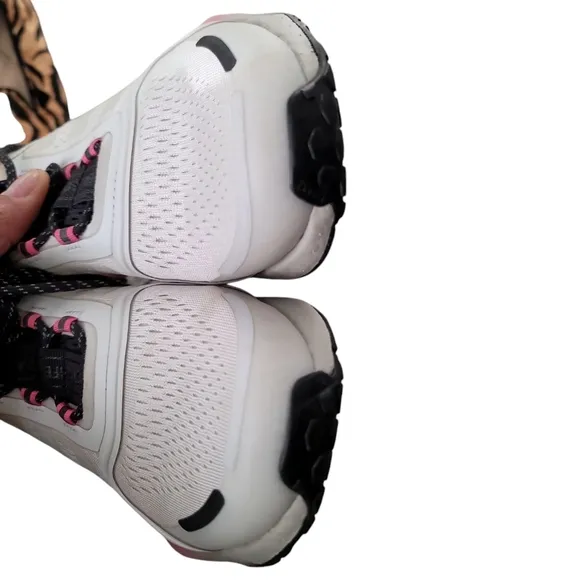 Adidas Girls' NMD_R1 V3 J Athletic Running Sneakers  White  GY4265 Size 5.5