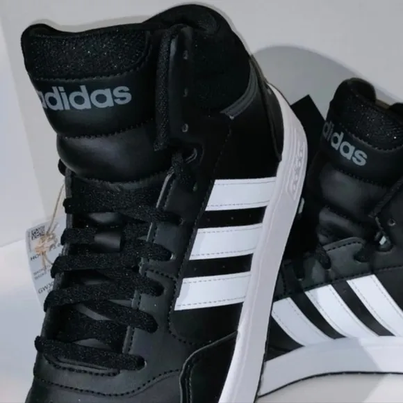 Adidas Hoops 3.0 Mid Men's Sneakers Size 8.5. New with box. Black and white colo