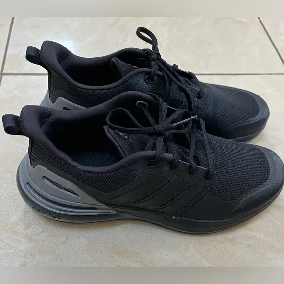 Adidas kid’s sneakers size 7