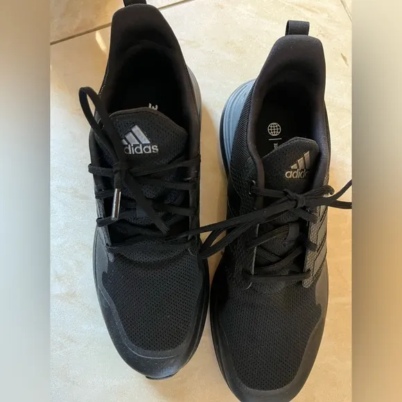 Adidas kid’s sneakers size 7