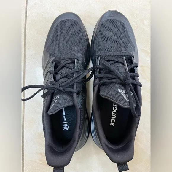 Adidas kid’s sneakers size 7