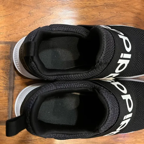 Adidas Lite Racer slip on shoes men’s 10 black white classic Athletic comfort