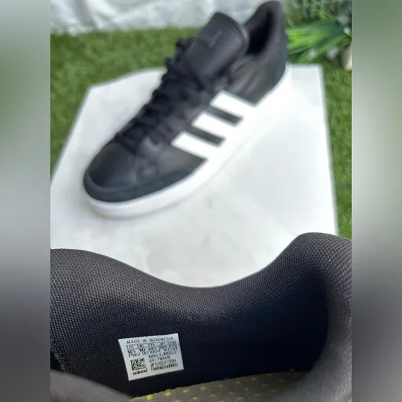 ADIDAS  Men Black White Solid Leather Cloudfoam Grand Court men size 10.5