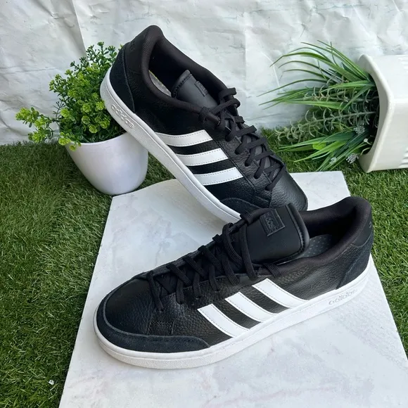 ADIDAS  Men Black White Solid Leather Cloudfoam Grand Court men size 10.5