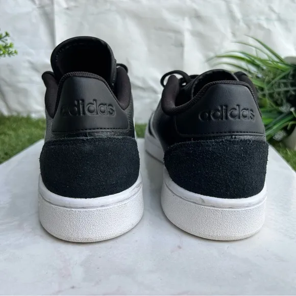 ADIDAS  Men Black White Solid Leather Cloudfoam Grand Court men size 10.5