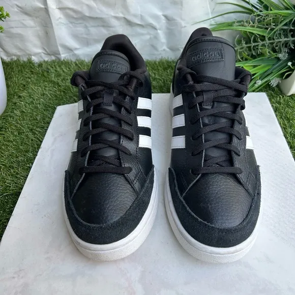 ADIDAS  Men Black White Solid Leather Cloudfoam Grand Court men size 10.5
