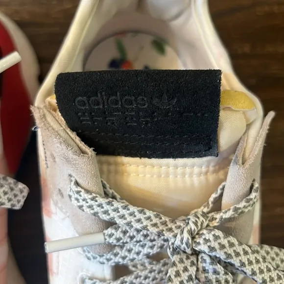 Adidas Nite Jogger Running Shows Women’s Size 9