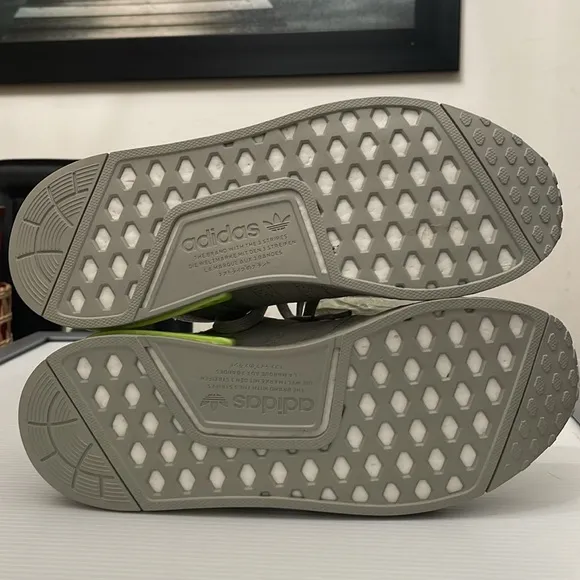 ADIDAS NMD_R1 SIGNAL GREEN RUNNING SNEAKERS MENS SIZE 12