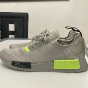 ADIDAS NMD_R1 SIGNAL GREEN RUNNING SNEAKERS MENS SIZE 12
