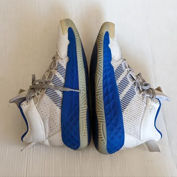 ADIDAS Pro Boost Mid Basketball Shoes size 7 men's