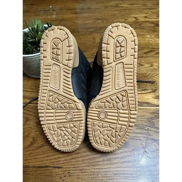 Adidas Rivalry TR Black Gum Size 5