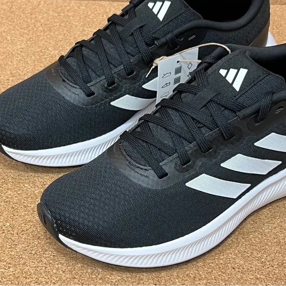 Adidas Runfalcon 3.0 women’s running shoes size 8