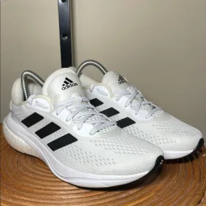 Adidas SUPERNOVA 2.0 RUNNING SHOE White and Black Athletic Sneakers sz 8.5 men’s