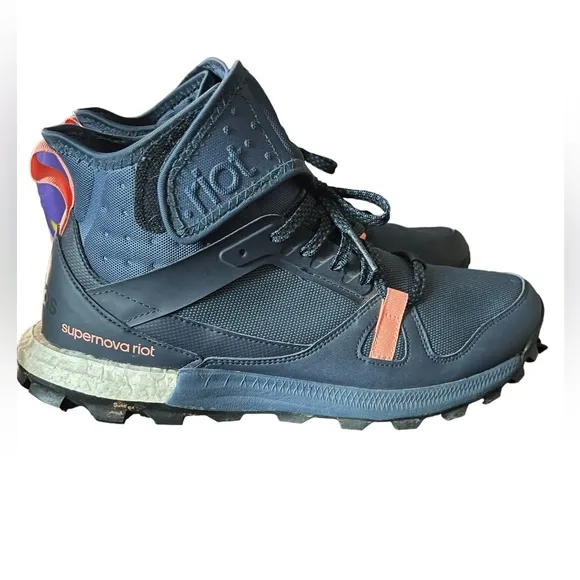 ADIDAS‎ SUPERNOVA RIOT Women’s *TRAIL HIKING SHOES*  SIZE 10 **RARE**