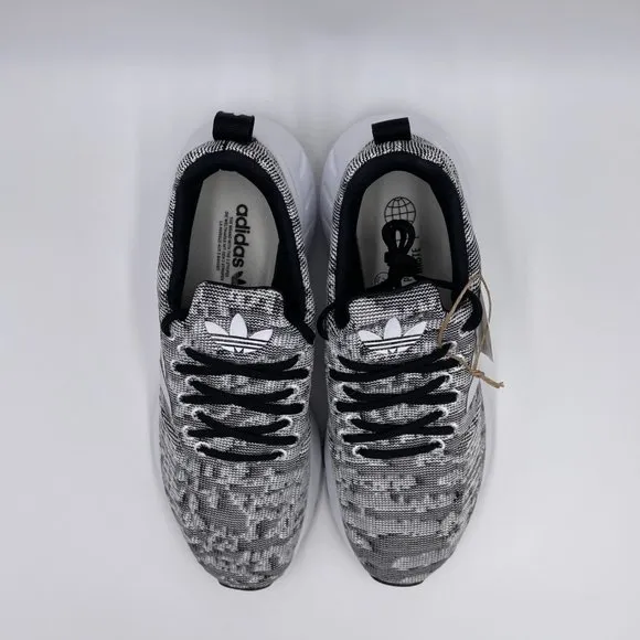 adidas Swift Run 22 Black / White Womens Shoes