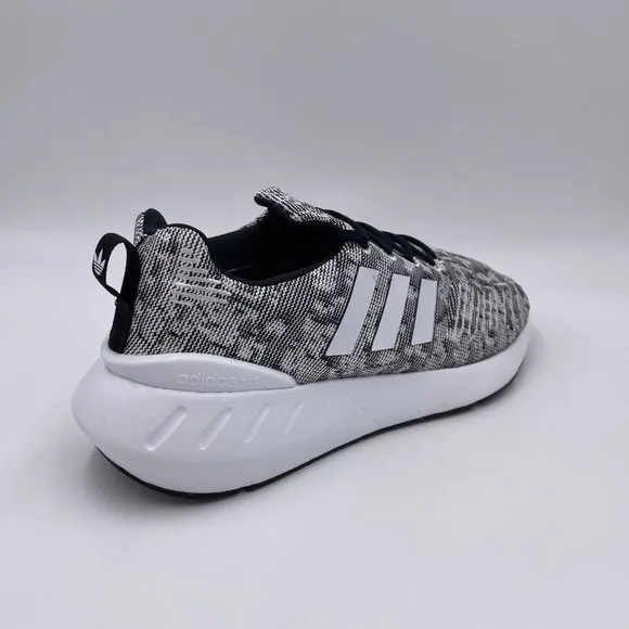 adidas Swift Run 22 Black / White Womens Shoes