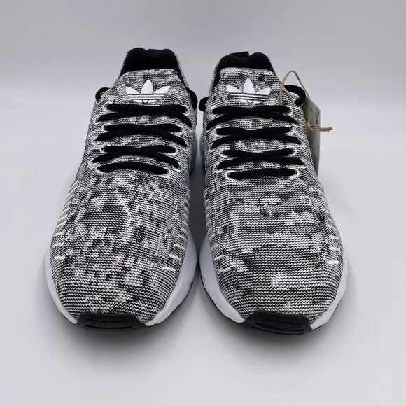 adidas Swift Run 22 Black / White Womens Shoes