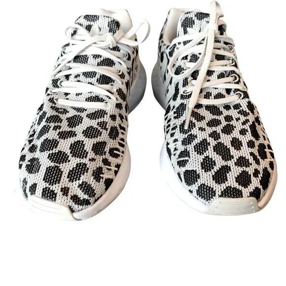 Adidas Swift Run 22 Low Dalmatian Sneakers Running Womens Size 7 Black White New