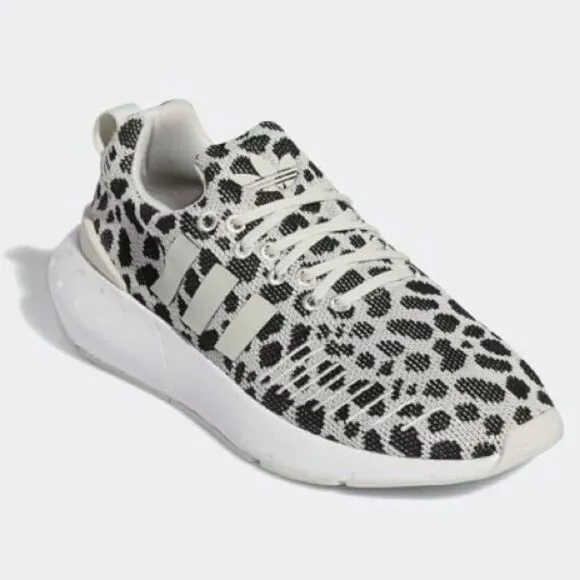 Adidas Swift Run 22 Low Dalmatian Sneakers Running Womens Size 7 Black White New