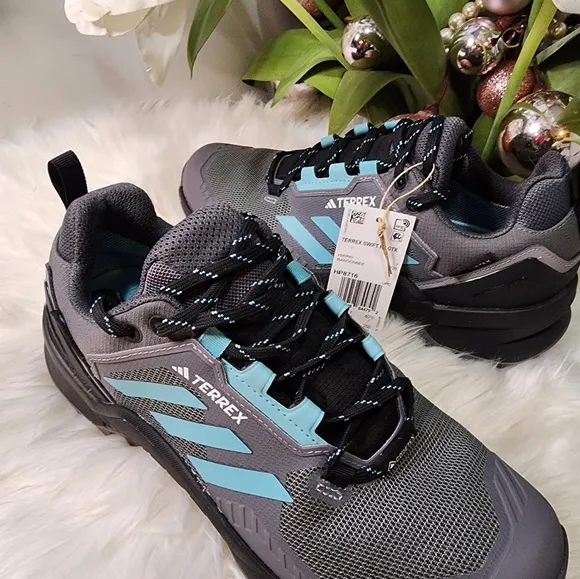 Adidas TERREX SWIFT R3 GORE-TEX HIKING Women SHOES new