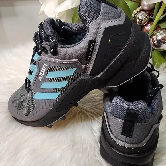 Adidas TERREX SWIFT R3 GORE-TEX HIKING Women SHOES new