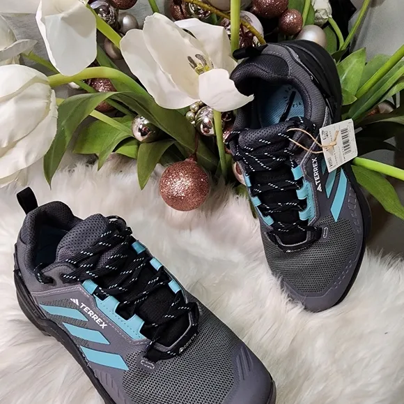 Adidas TERREX SWIFT R3 GORE-TEX HIKING Women SHOES new