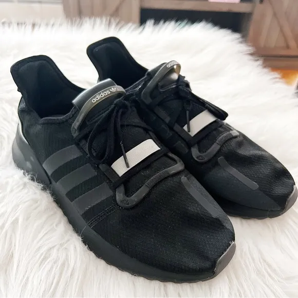 ⭐️Adidas U Path Running Sneakers⭐️